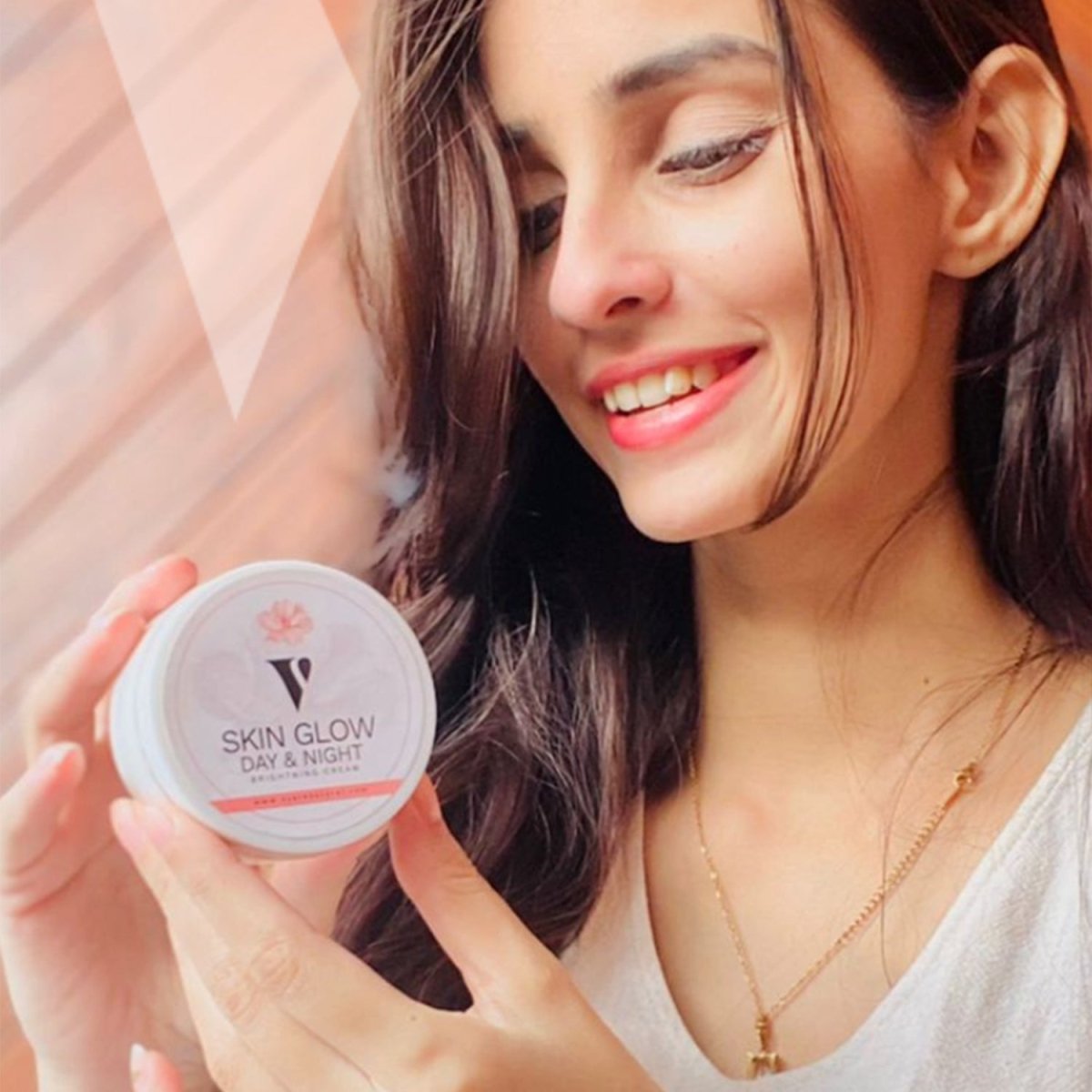 VCare Natural Skin Glow Day/Night Cream